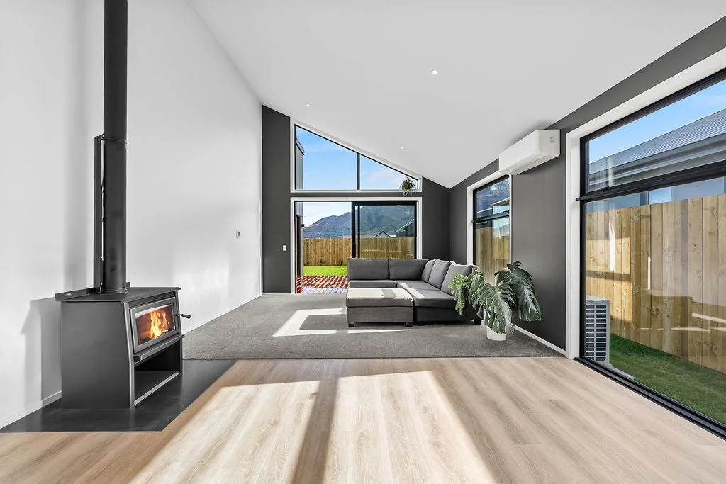 Lake Hawea 4બેડરૂમ Brand New 4 Bedroom Home with Mountain Views