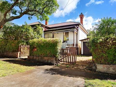 Onehunga 3房  Wonderful character –  love and hard work needed