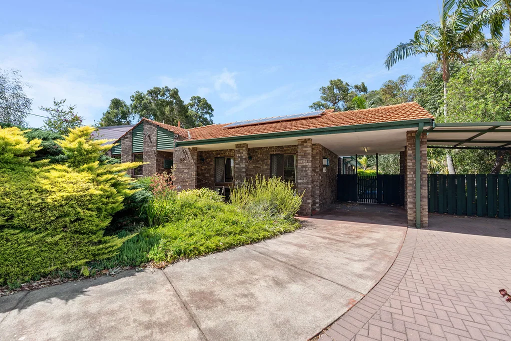 22 Gunbar Way, Kalamunda, WA 6076