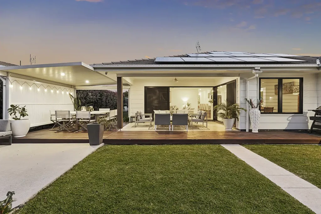 Kingscliff 4 Bedroom Sun-Drenched Coastal Sanctuary in Desirable Salt Village