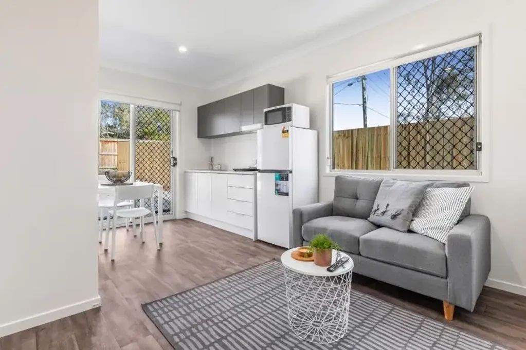 NEAR NEW STUDIO UNITS IN SUNNYBANK - INCLUDES PARKING!