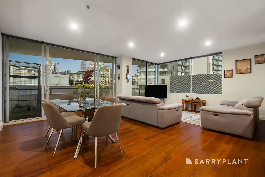 Docklands 2બેડરૂમ Rare Opportunity! One of Four Unique 2 Bed, 2 Bath, 2 Car in Tower 4!