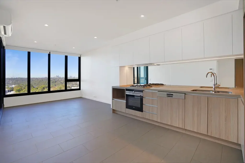 Stunning Apartment with Stunning City Views & Resort-Style F