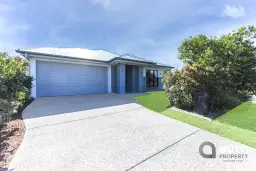 32 Steiner Crescent, Baringa