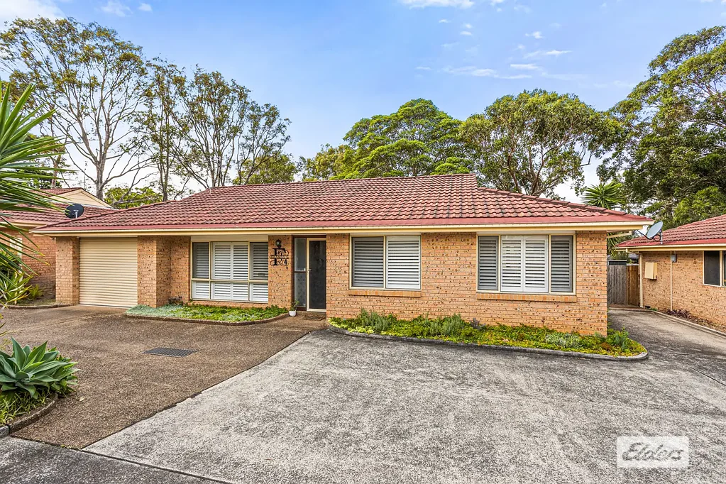 Luxury low maintenance single level villa!