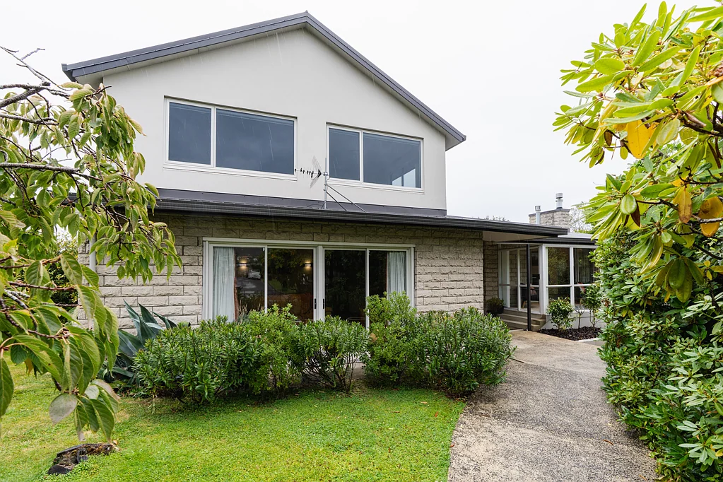 Maori Hill 4房  Family home and section