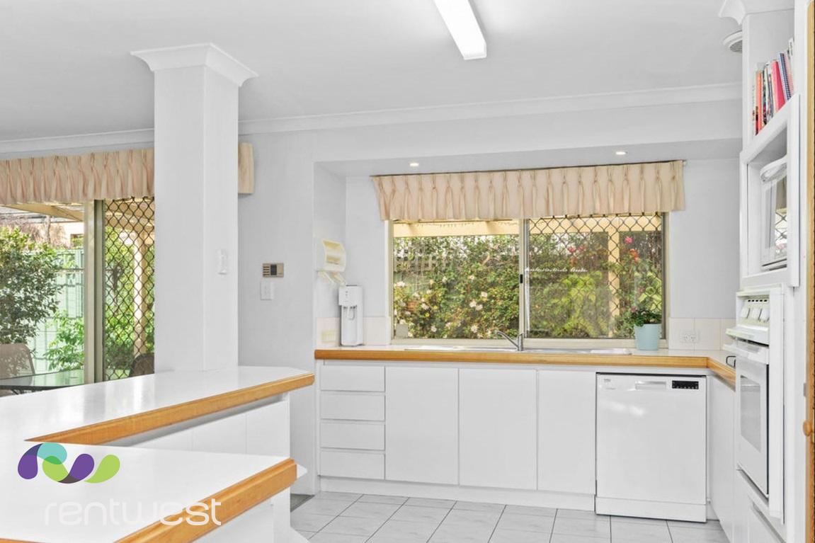 12A BROOKE GDNS, BATEMAN WA 6150, 0 Kuwarto, 0 Banyo, House