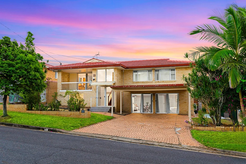 12 Angelina Street, Macgregor, QLD 4109