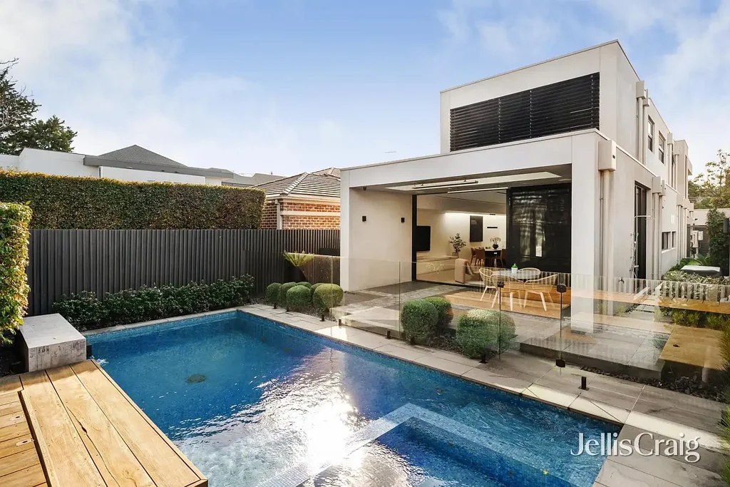 Brighton 4Zimmer Exceptional Family Living in a Premier Address
