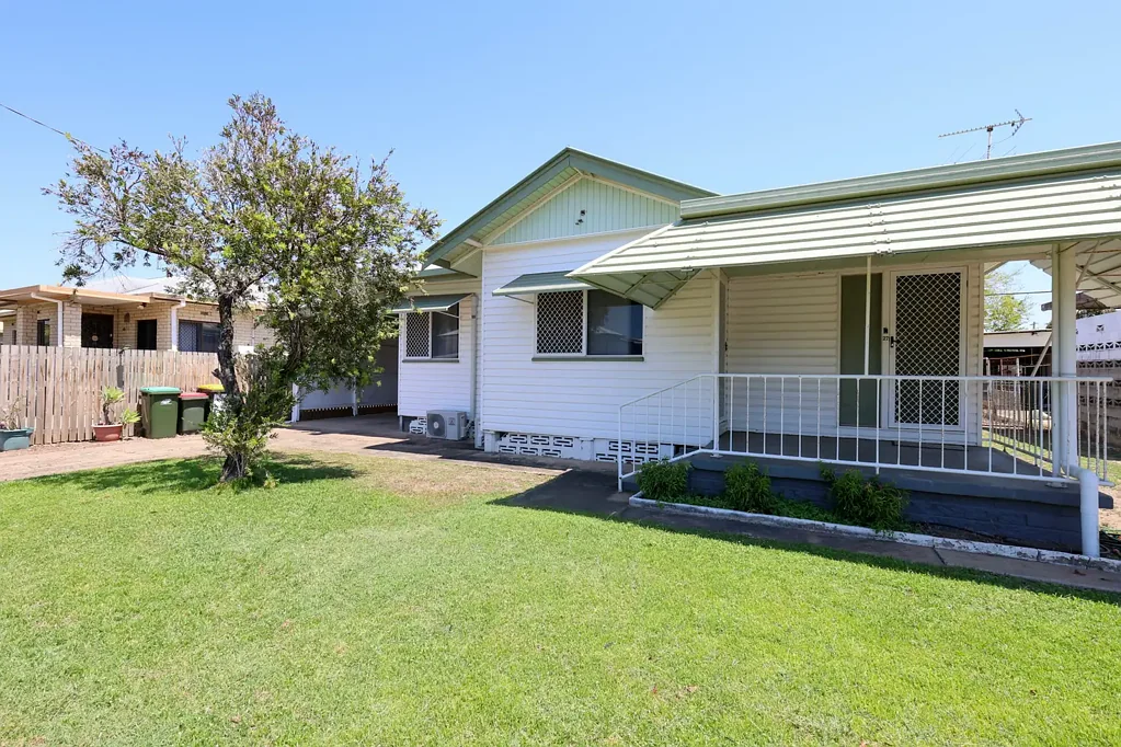 Ayr 3침실 Freshly Updated 3-Bedroom Home with Teenager's Retreat