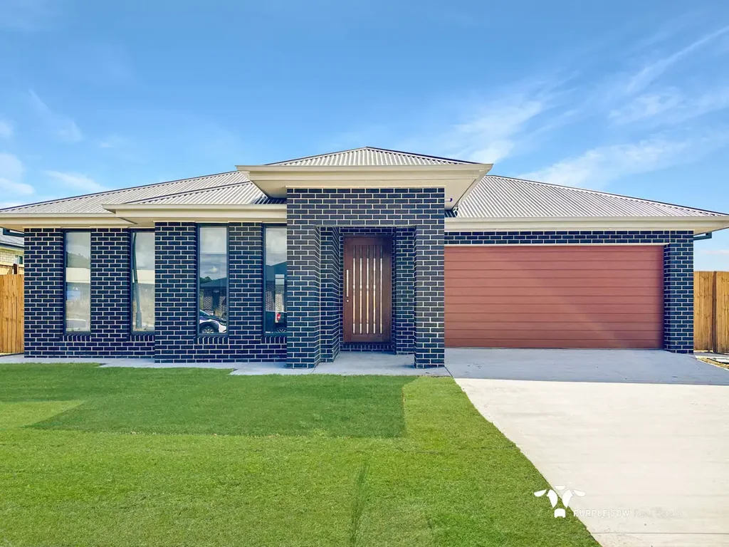 Grand Sized Home with high ceilings and Open Planned Living Spaces