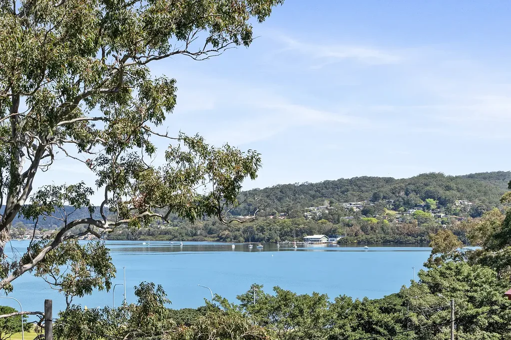 Gosford 3ห้องนอน Uninterrupted Water Views, Just 400m from Gosford Waterfront