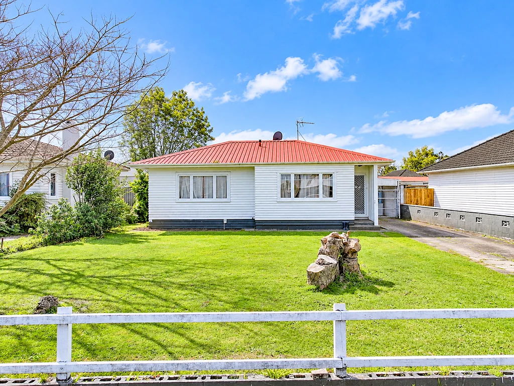 Bader 2침실 Do-Up Opportunity on 708m² Freehold Land!