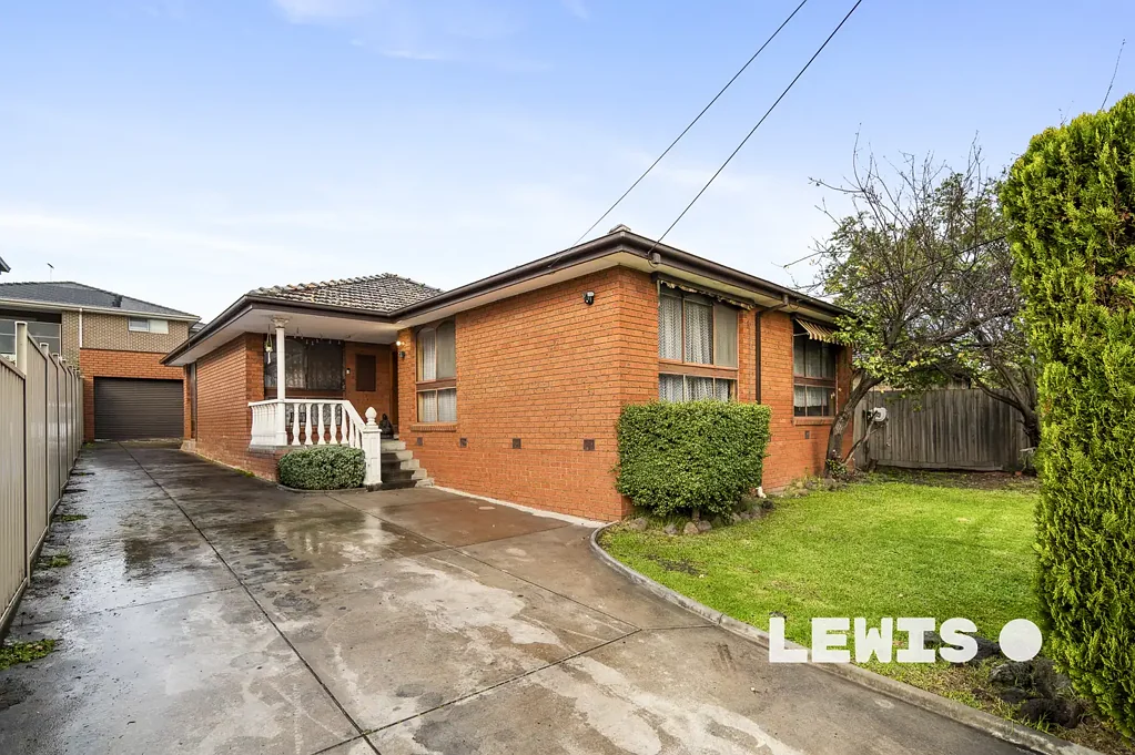 Avondale Heights 3Zimmer Large Family Home Offering Space and Convenience