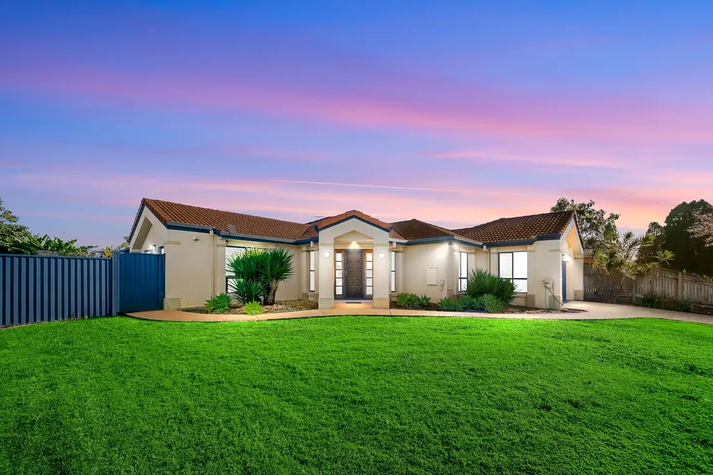 10 Greenhaven Crescent, Kuraby, QLD 4112