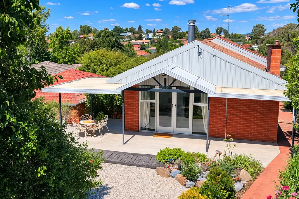 8 McKell Street, West Bathurst, NSW 2795
