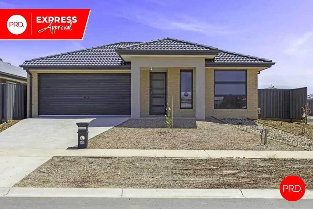 Spacious & modern family home! Gardener Included!