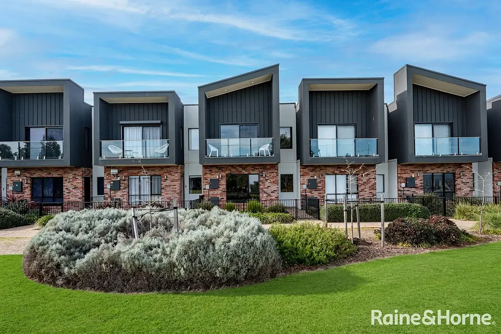Angle Vale 3房  Parkside Living with Uninterrupted Central Park Views