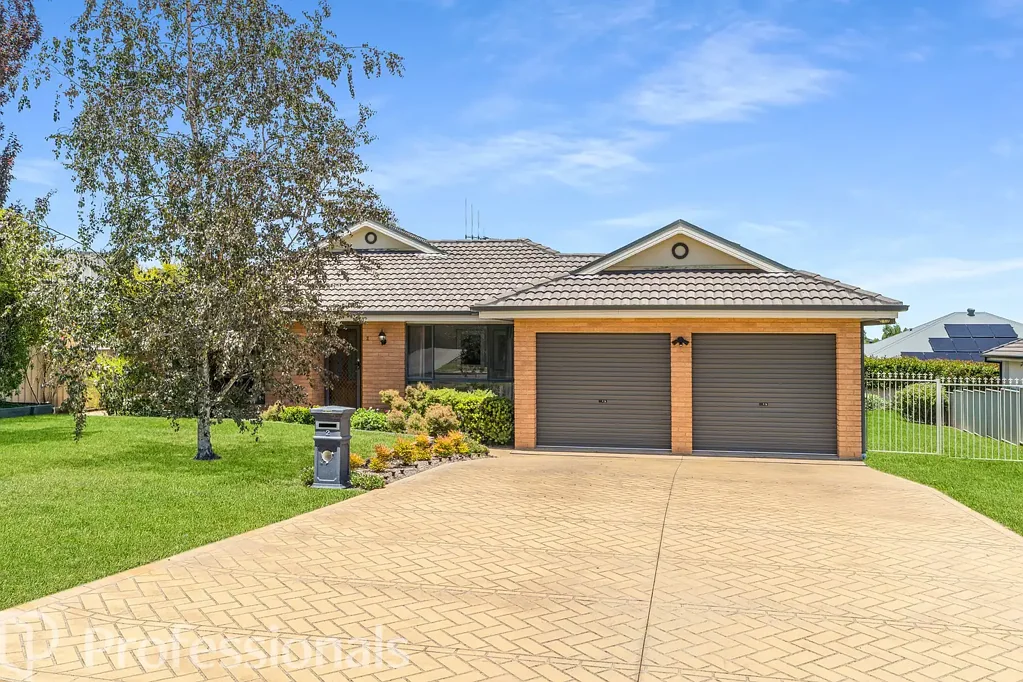 2 Gilroy Place, Orange, NSW 2800