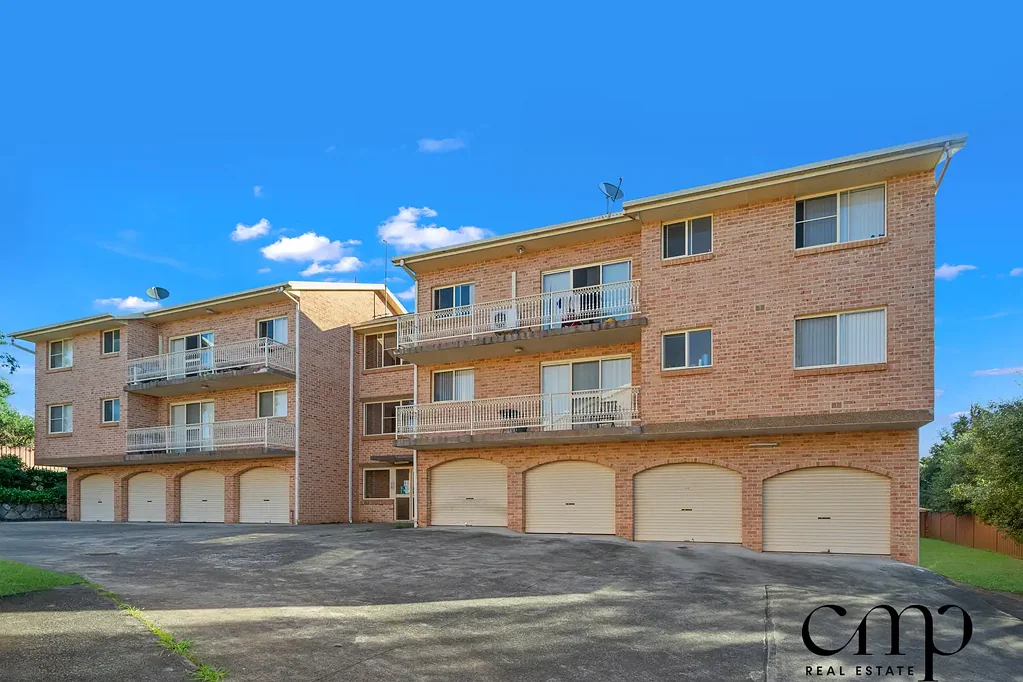 Perfect 2 Bedroom Unit Near Macarthur Square!