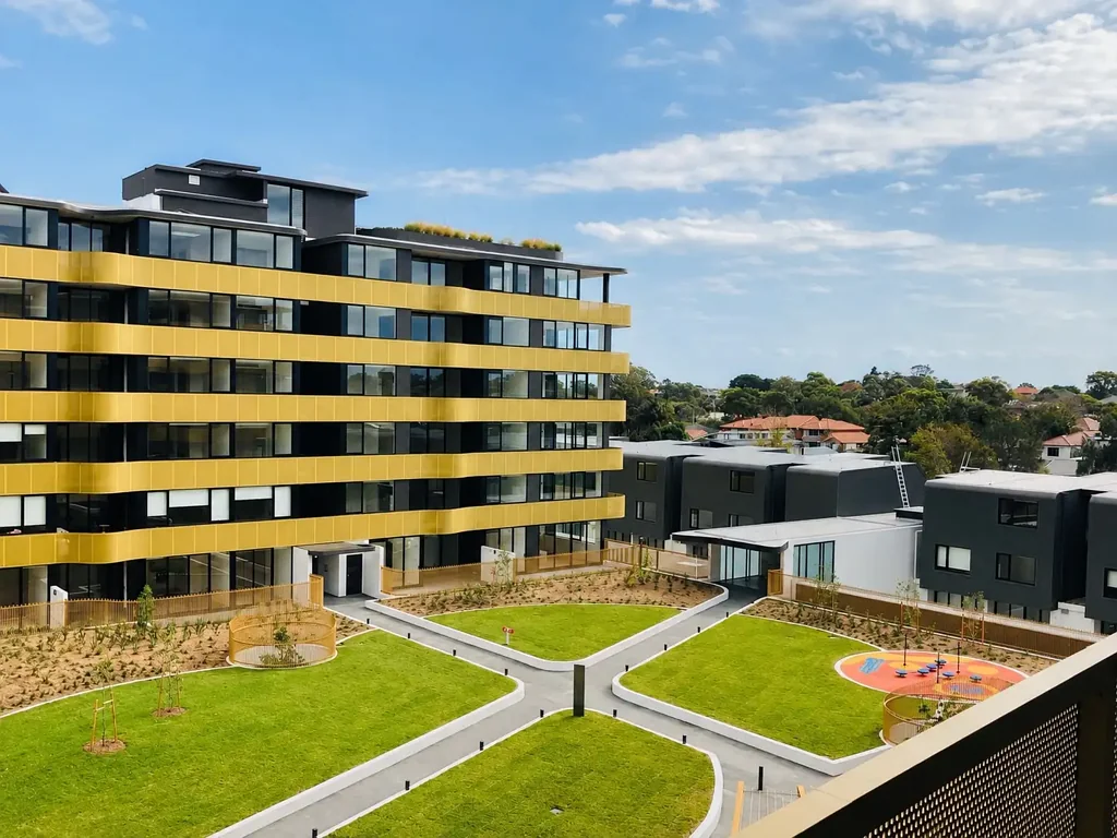 Luxury apartment with 2 Bed + 2 Bath + 2 parking