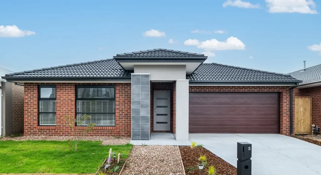 Modern Comfort and Convenience in the Heart of Officer