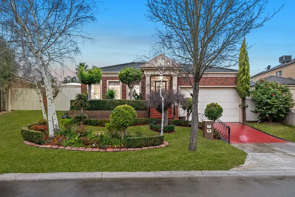 Lysterfield 5 Bedroom Designer Elegance Meets Effortless Family Living