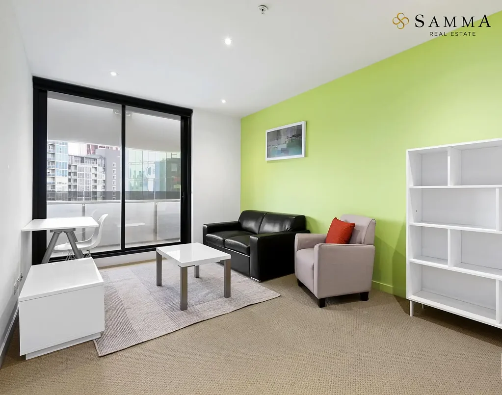 Modern Living in Carlton: Stunning 2-Bedroom Apartment with Balcony!