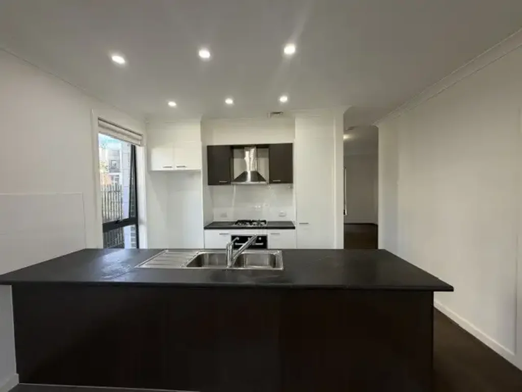 Spacious Family Terrace in Prime Austral Location !