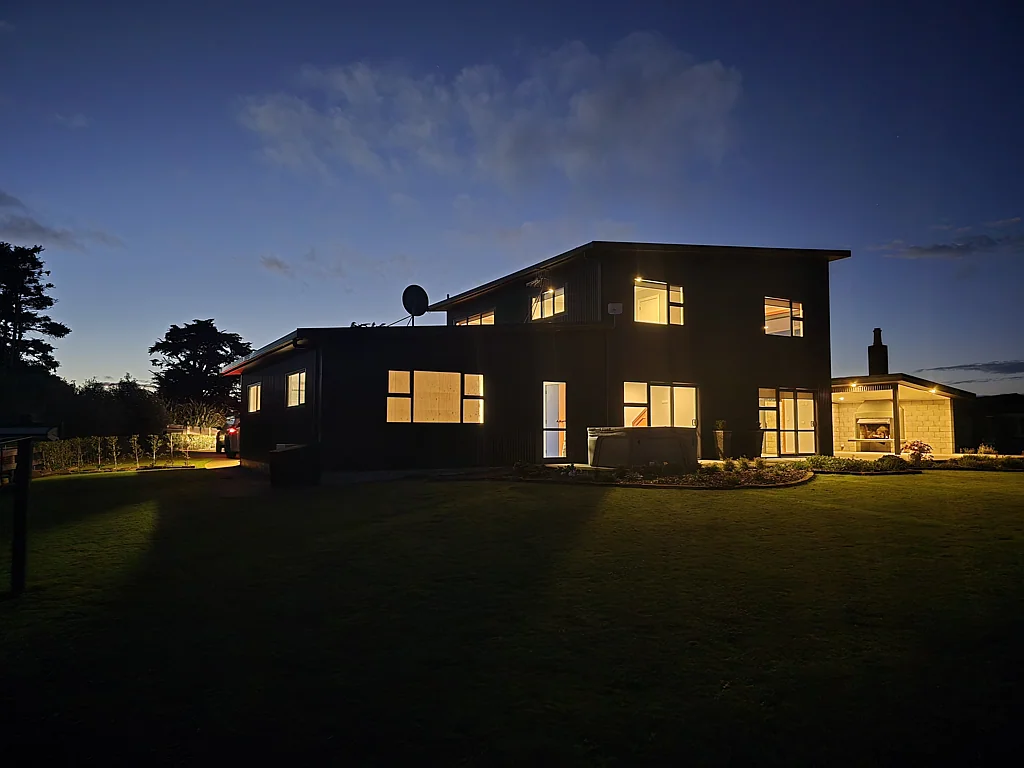 Hunterville 3Zimmer Striking In Its Simplicity