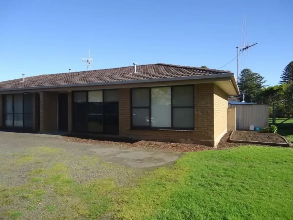 Centrally Located 2 Bedroom Unit