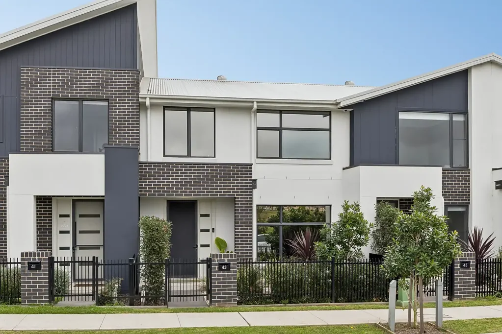 Oran Park 4 Slaapkamer Contemporary Comfort with Seamless Indoor-Outdoor Living