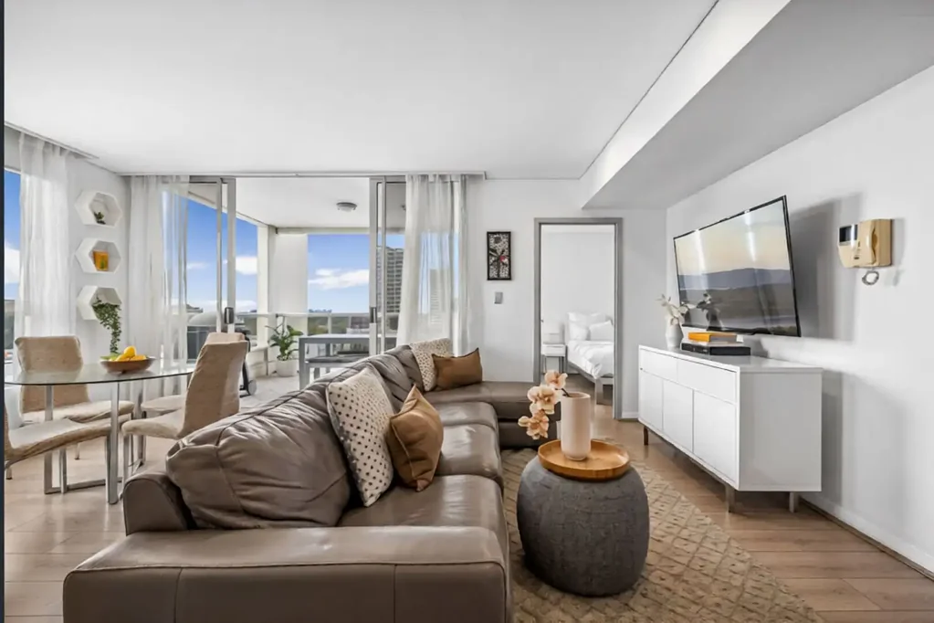Modern one bedroom apartment in prime Waterloo location