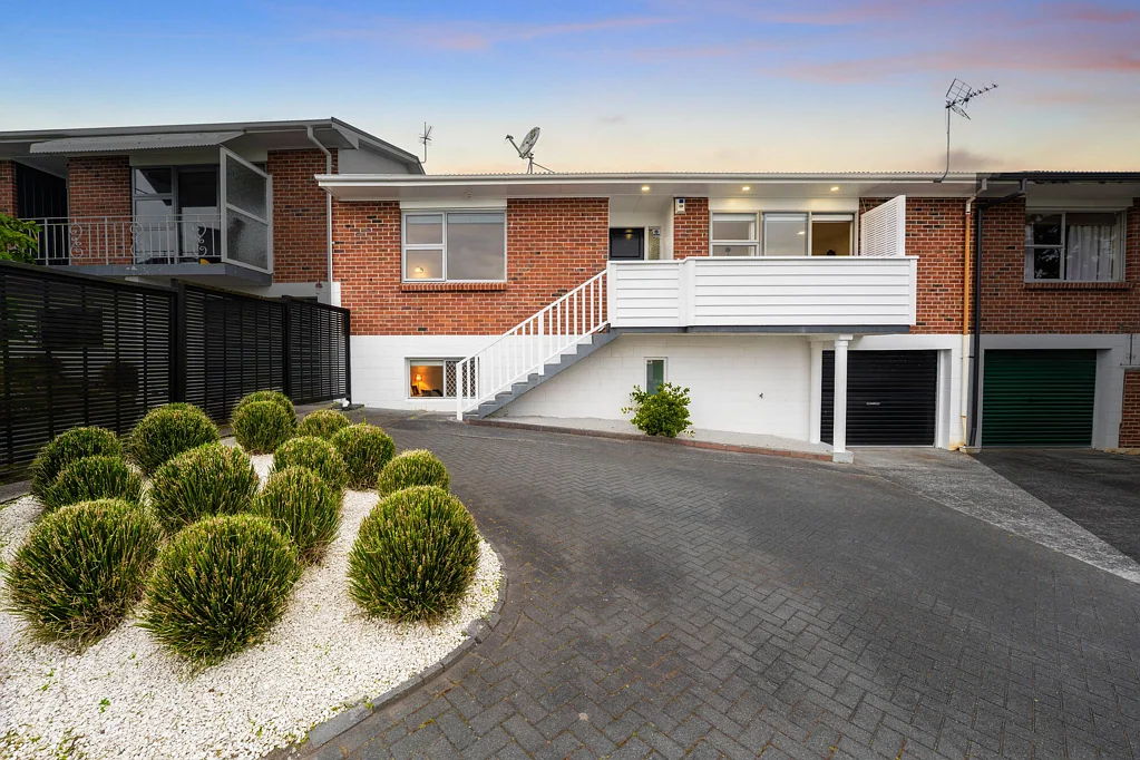 Mount Eden 2침실 Bigger Than You Could Imagine - 167sqm