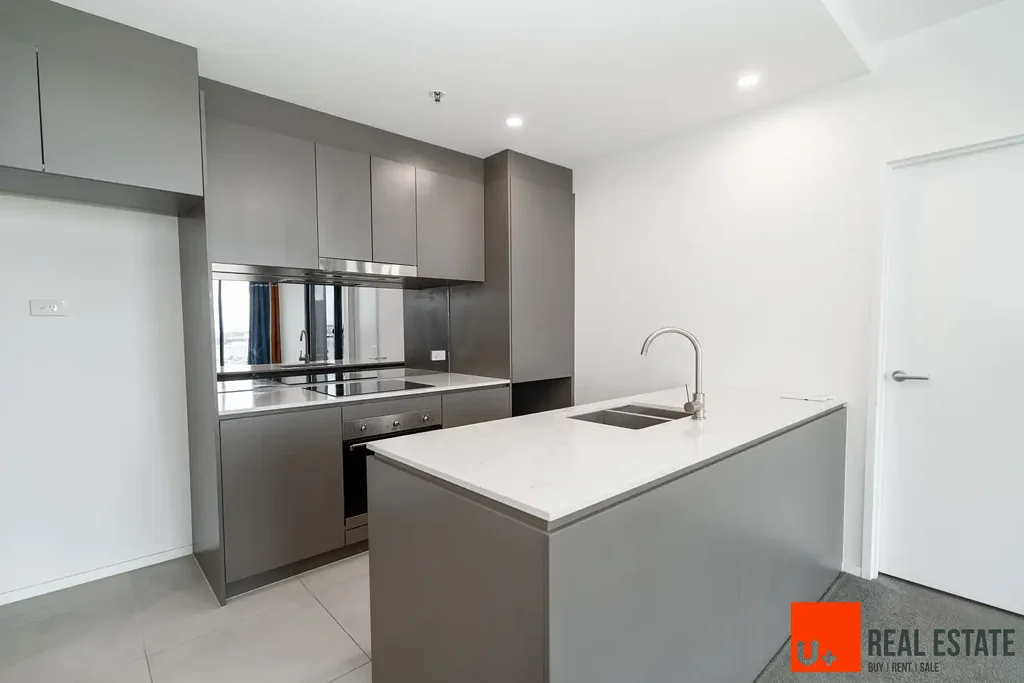LIVE THE HIGH LIFE - 2 Bedrooms Apartment