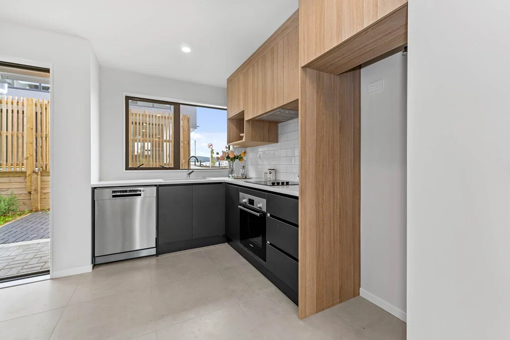 8/267 Great North Road, Henderson, Waitakere City, Auckland