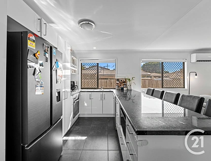 2/5 Shannon Street, Redbank Plains, Ipswich - Greater Region, 3 habitaciones, 2 baños, Apartment