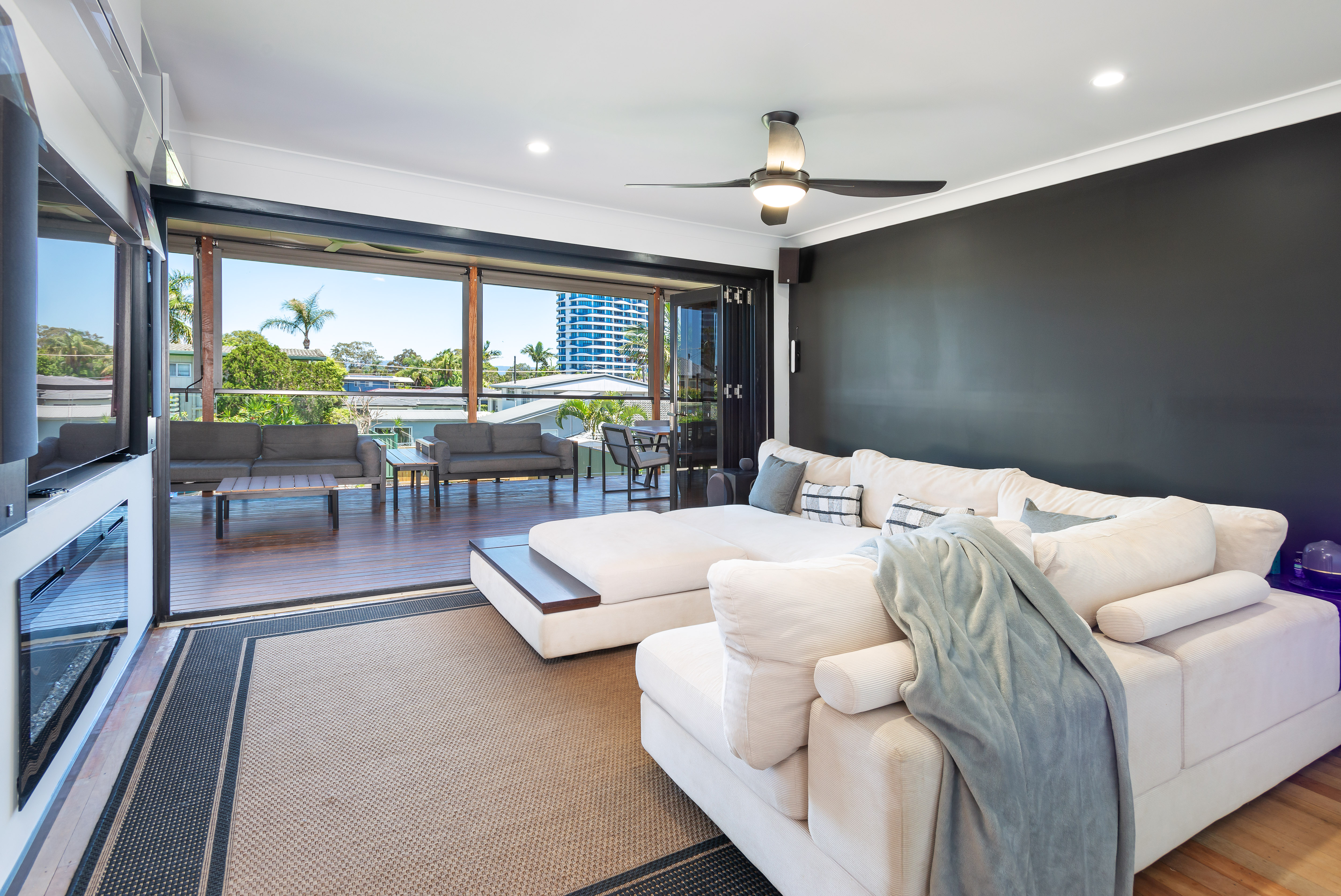 38 ASHBOURNE TCE, BIGGERA WATERS QLD 4216, 0 Bedrooms, 0 Bathrooms, House