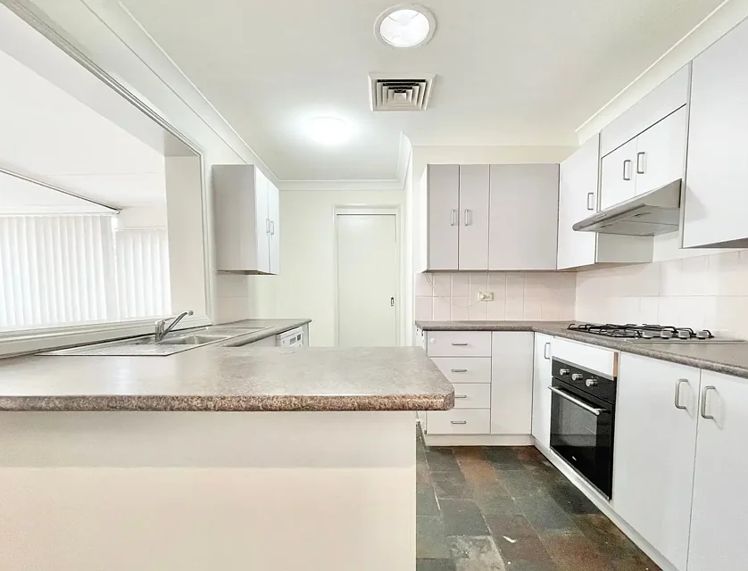 15 Paperbark Close, Glenmore Park, NSW 2745, 3房, 1浴, House