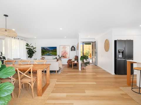 Mollymook Beach 3 Bedroom Beachside Living