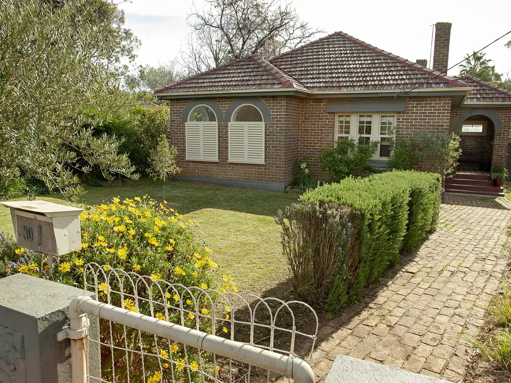 1 Lynch Street, Young, NSW 2594