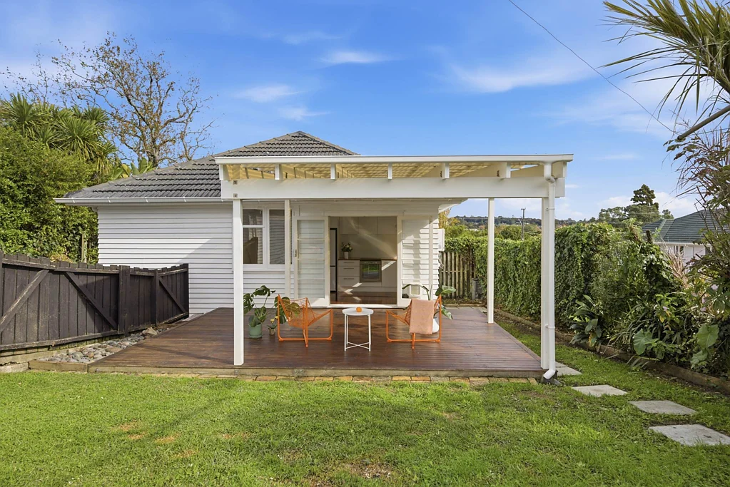 New Lynn 3ห้องนอน The Sunny Side of the 1950s