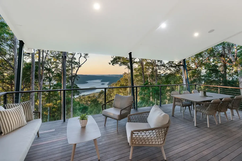Lower Beechmont 4બેડરૂમ Auction On Site, Friday 10 July at 1:00PM
