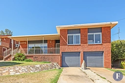 10 Nea Street, Young