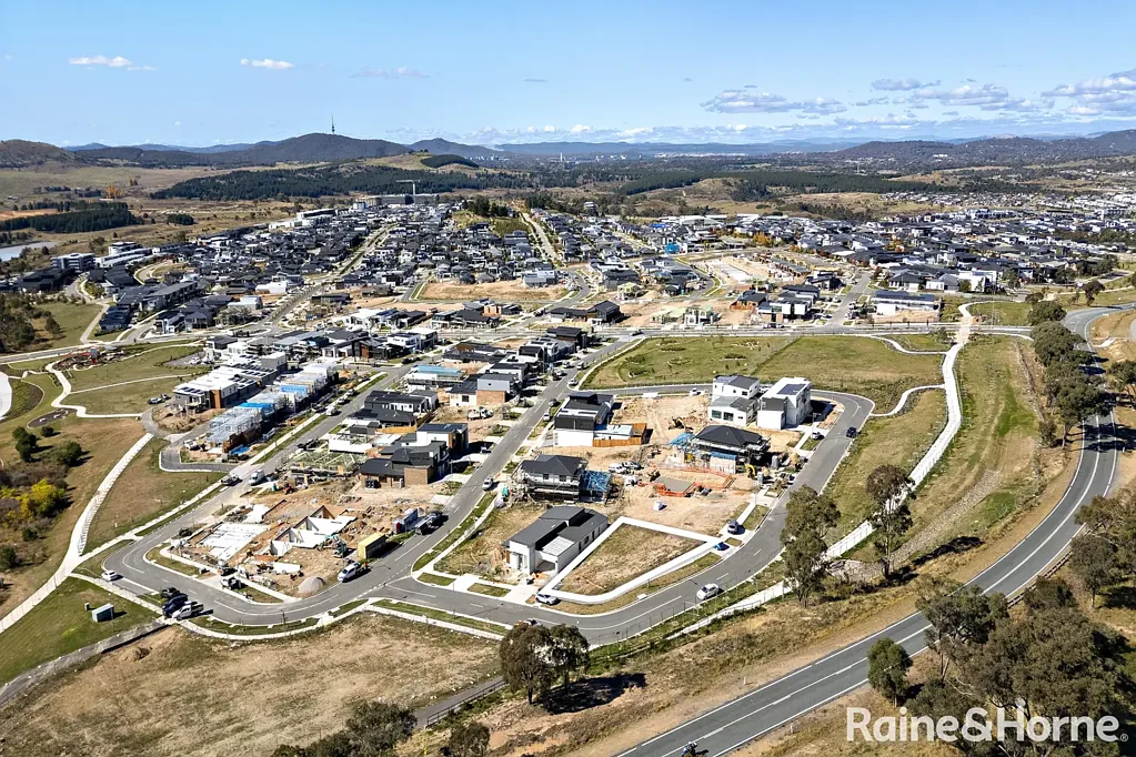Denman Prospect Elevated, views & ready to build on now. Start your new chapter.