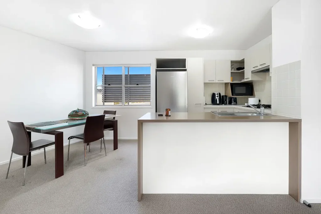 Helensvale 2ਬੈੱਡਰੂਮ Perfect Position - Neat & Tidy Apartment