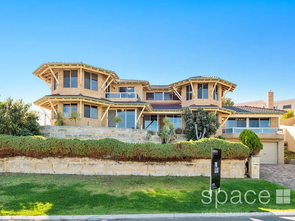 WONDERFUL HOME IN GREAT LOCATION WITH POOL