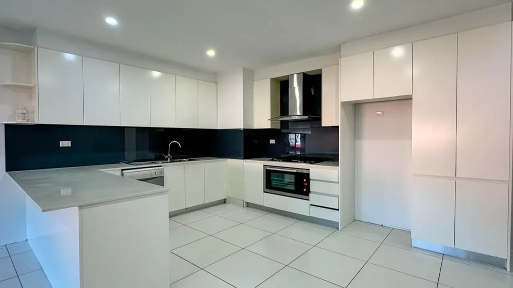 LARGE APARTMENT