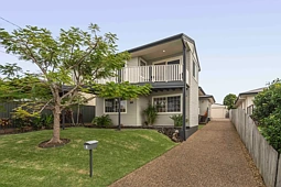 6 Beatty Street, Southport