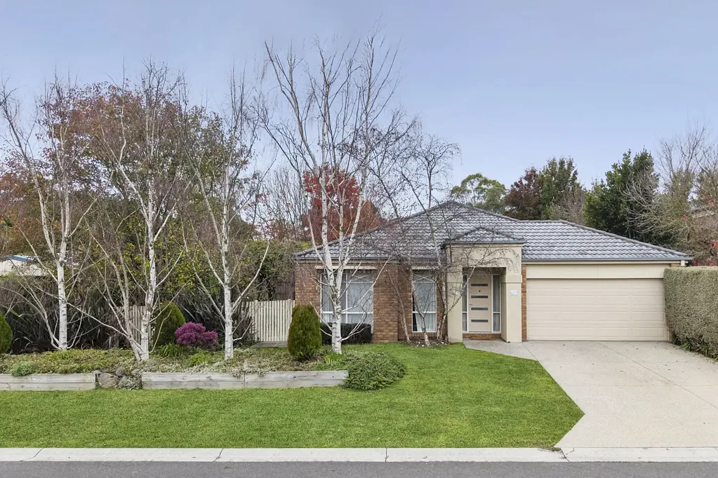 2 Roxanne Court, Woodend, VIC 3442